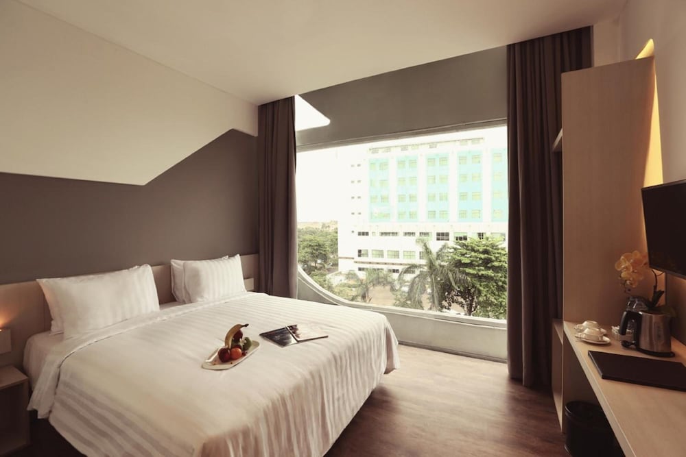 Ozone Hotel Pantai Indah Kapuk 11/25