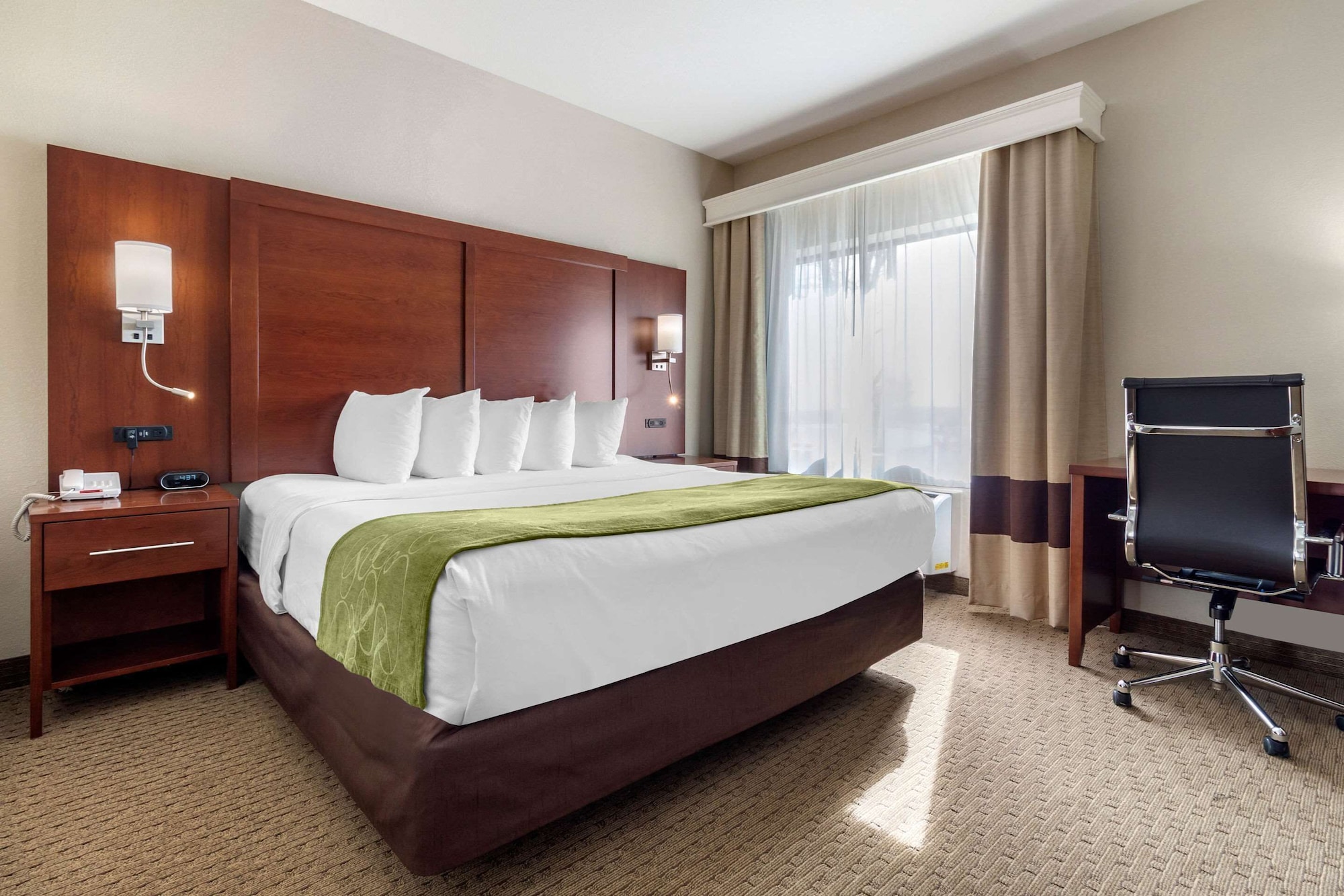 جناح بسرير كينج لذوي الإعاقة، Comfort Suites Omaha East-Council Bluffs 3/4