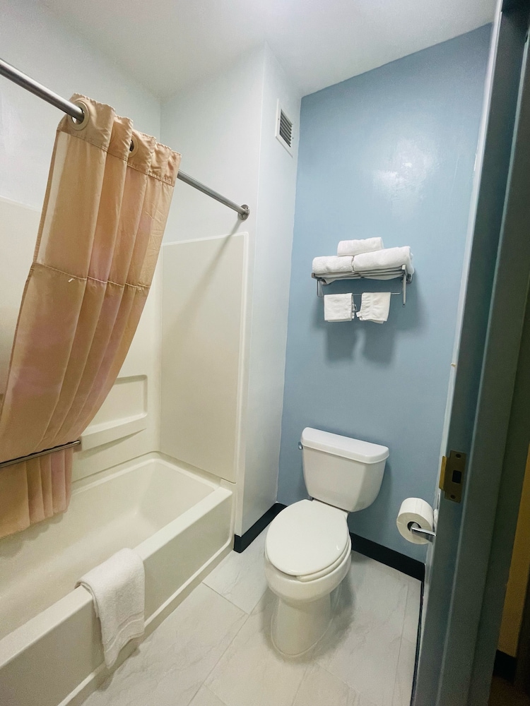 Grand Vista Hotel and Suites 60/61