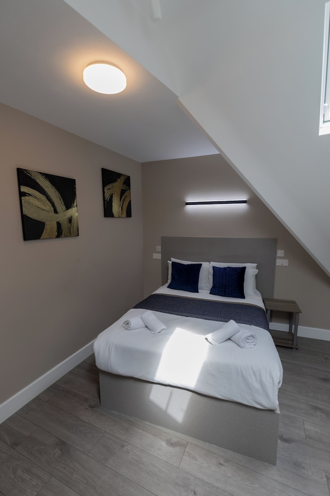 Paragraph Palmers Green - Tottenham Stadium 26/55