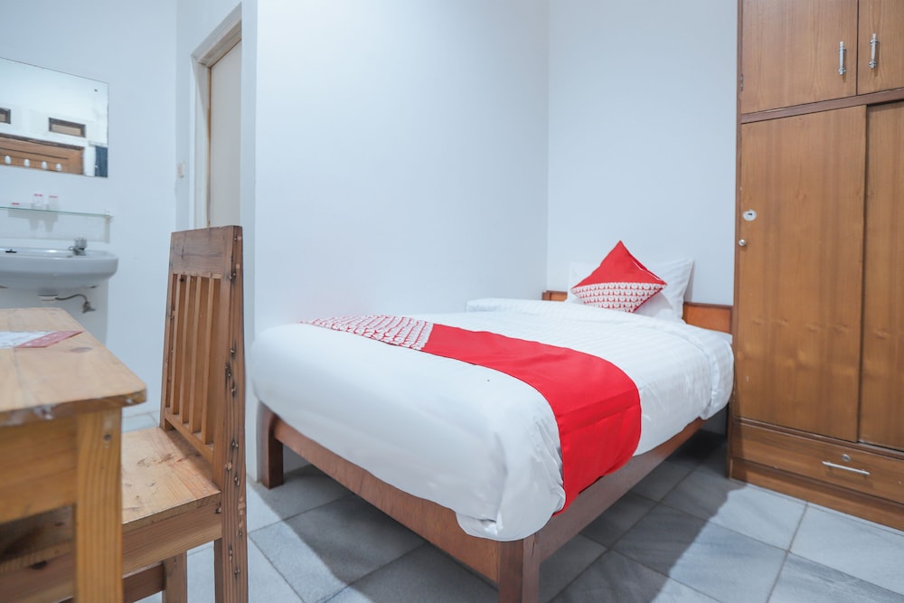 Oyo 150 Harmoni Residence 8/19