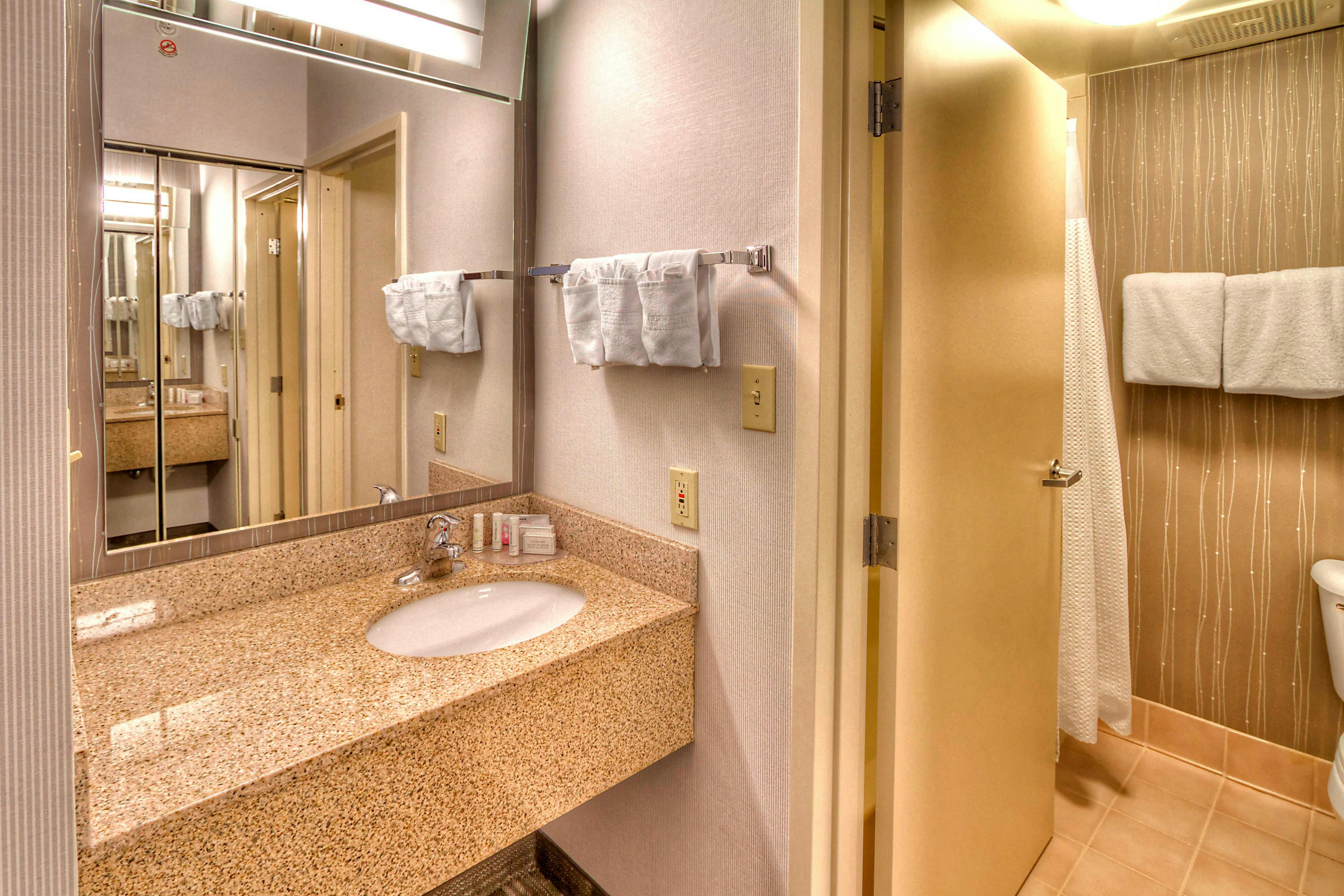 Courtyard by Marriott Burlington 19/19