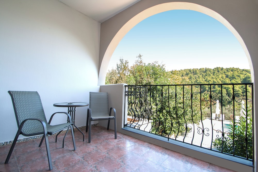 Villa Albanis 20/33