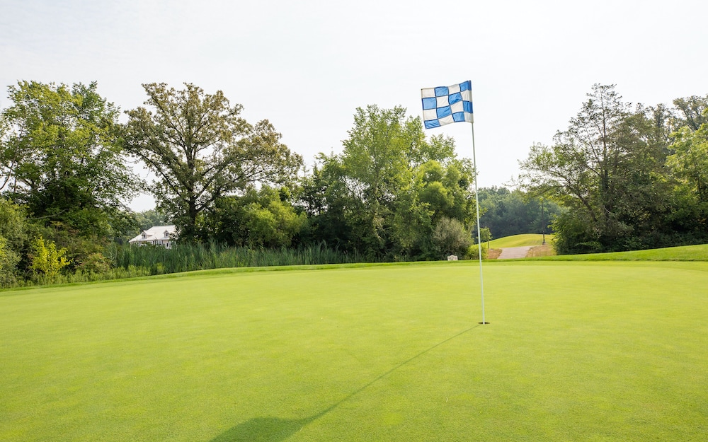 Holiday Inn Club Vacations Fox River Resort at Sheridan 24/47