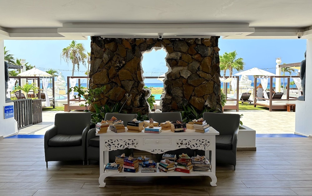 Hotel LIVVO Budha Beach 44/70