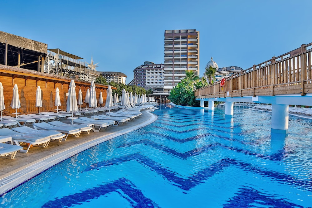 Saturn Palace Resort 41/50