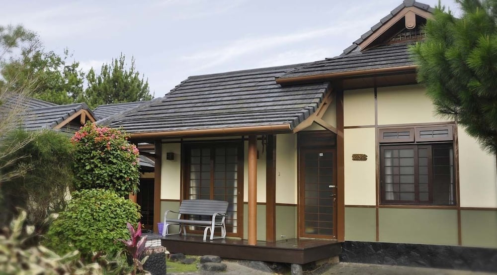 Villa Kota Bunga Ade 3/50