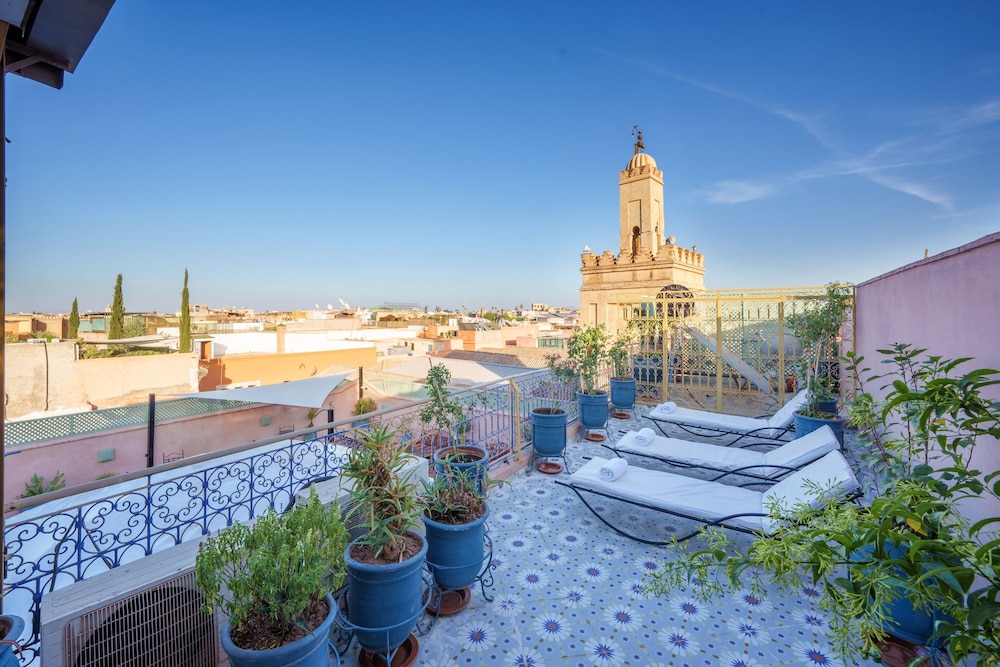 Riad Azalia 61/63