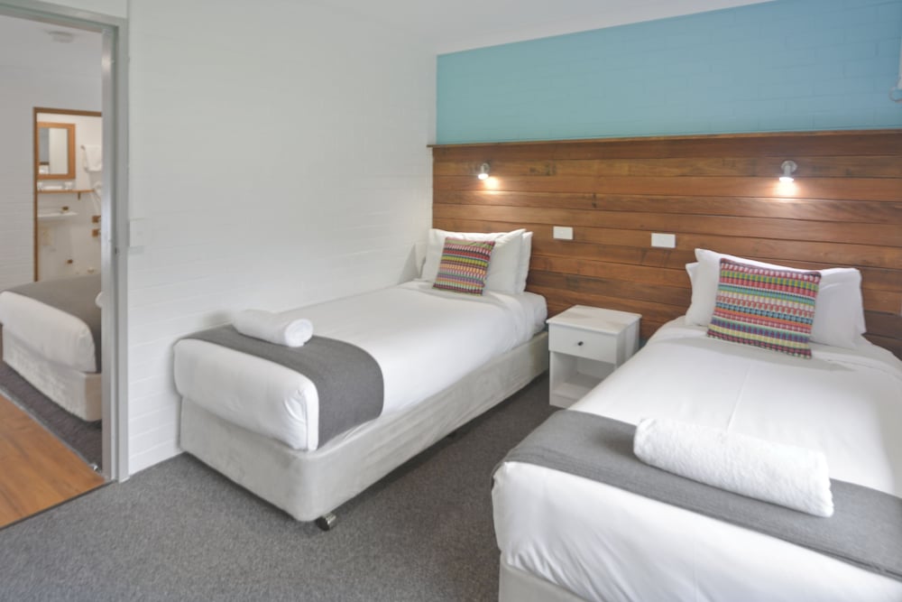 Pleasant Way Motel 12/67
