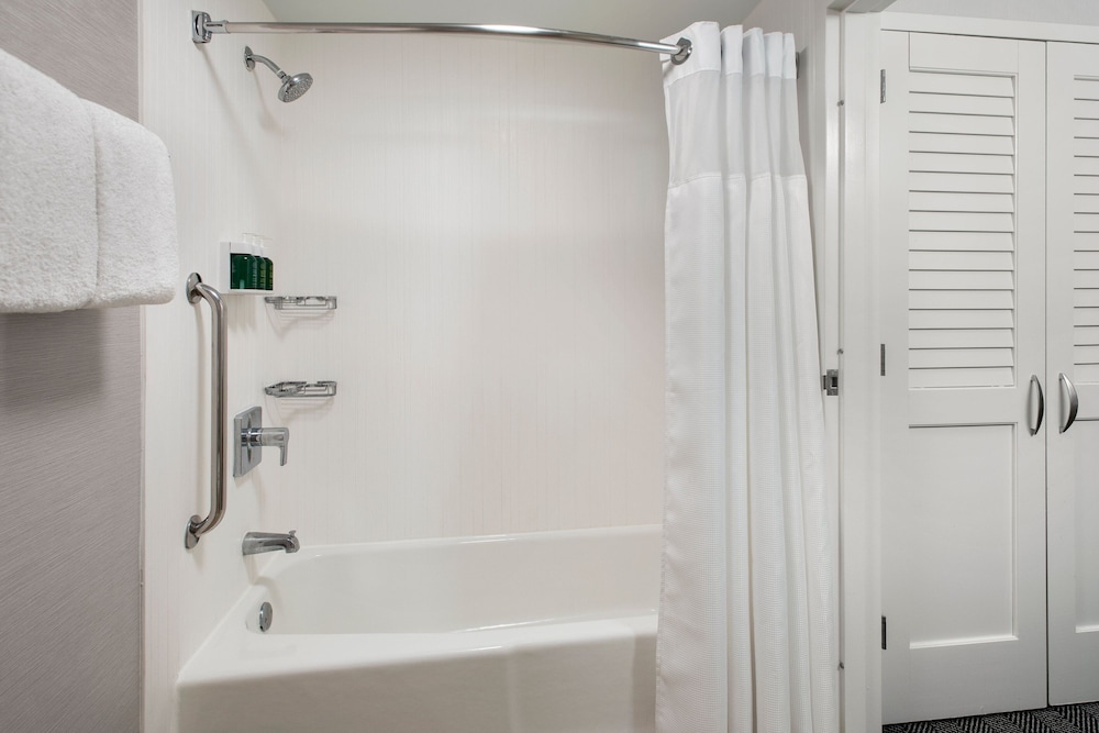 Courtyard by Marriott Silver Spring North/White Oak 8/38
