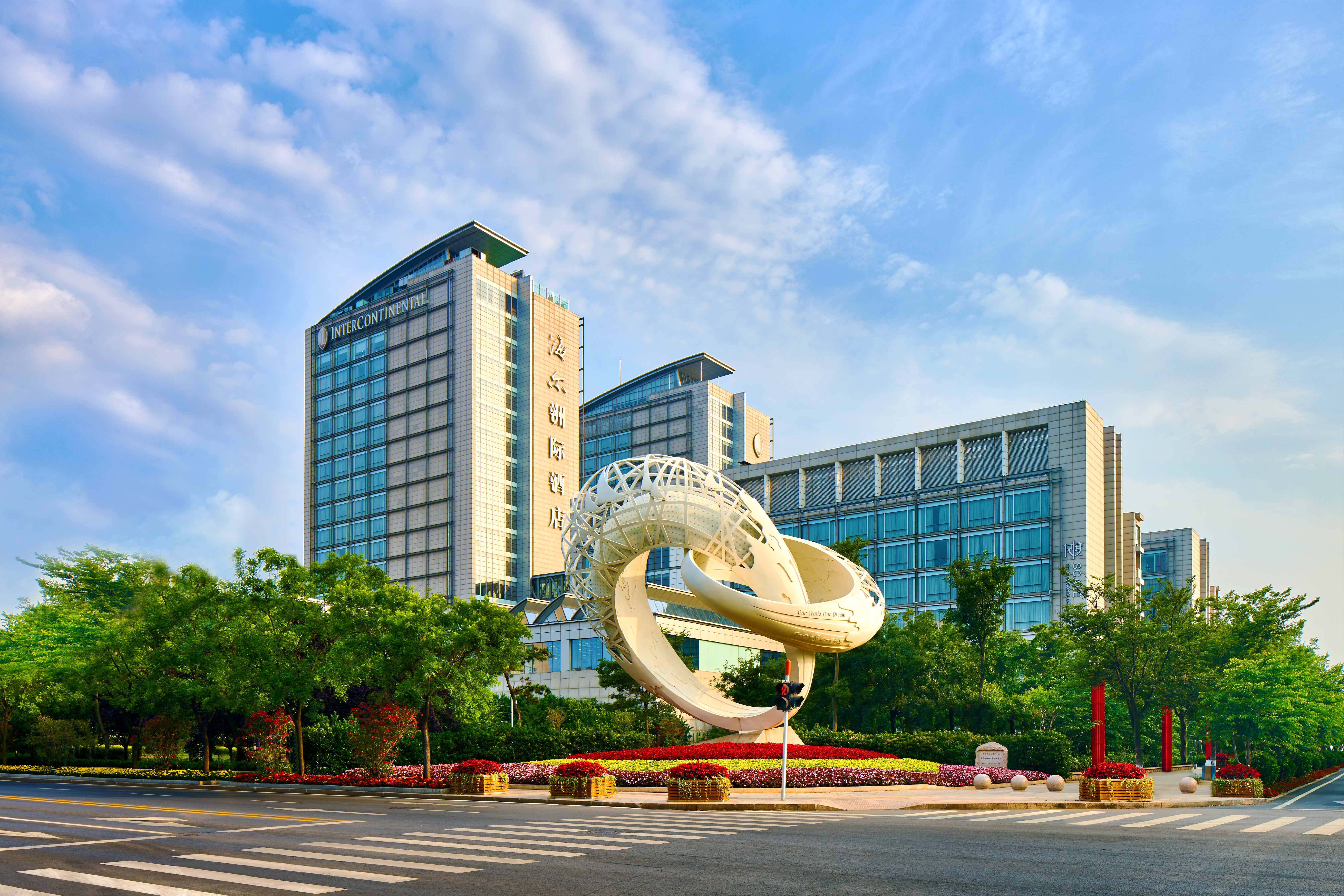 INTERCONTINENTAL QINGDAO 72/79