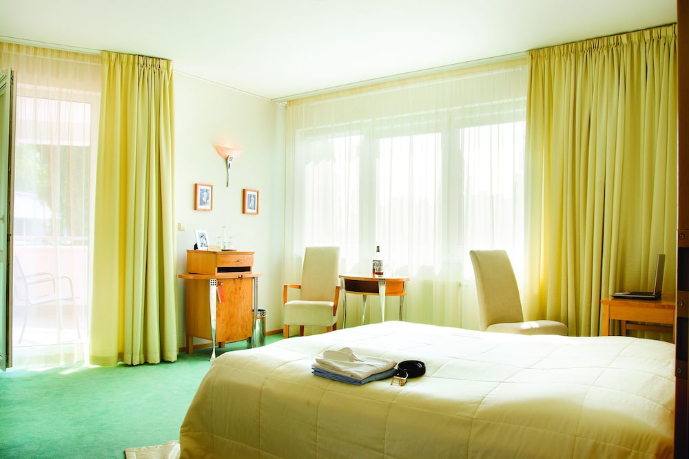 Hotel SET 24/68