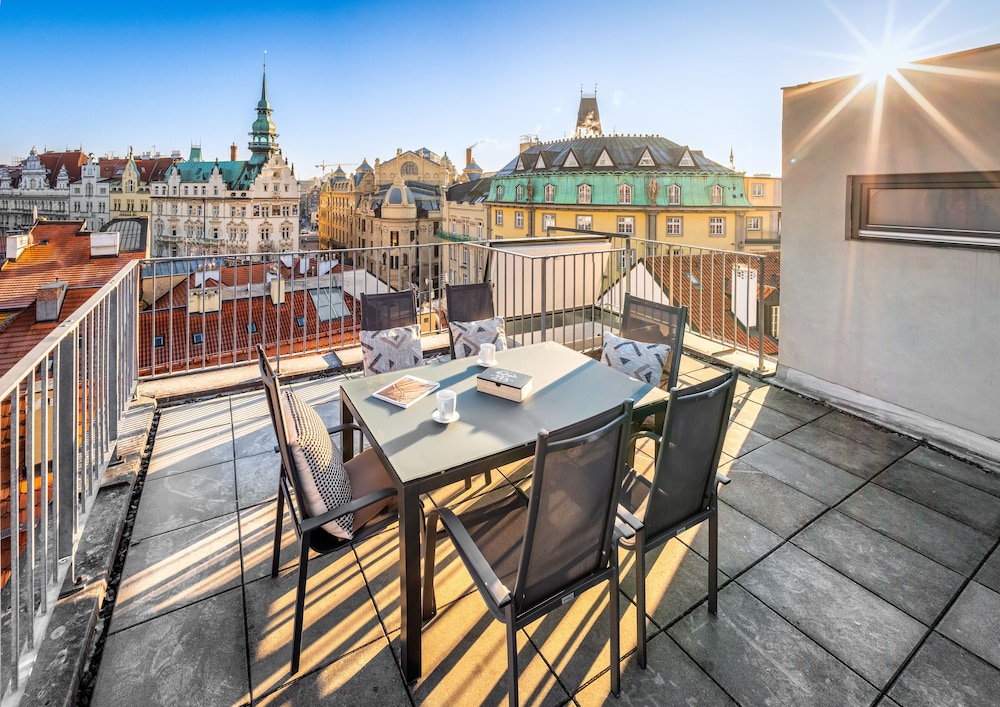 4 Arts Apartments by Adrez Living 35/52