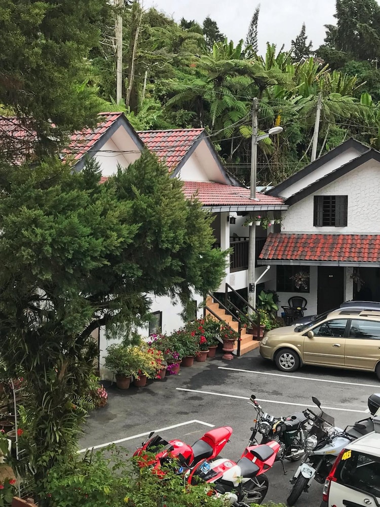 Cameronian Inn 59/69
