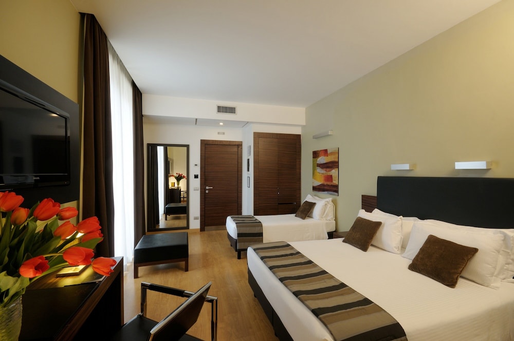 غرفة ثلاثية، Hotel Trevi Collection 5/7