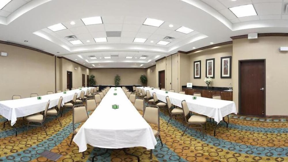 Holiday Inn Columbia-East 51/55