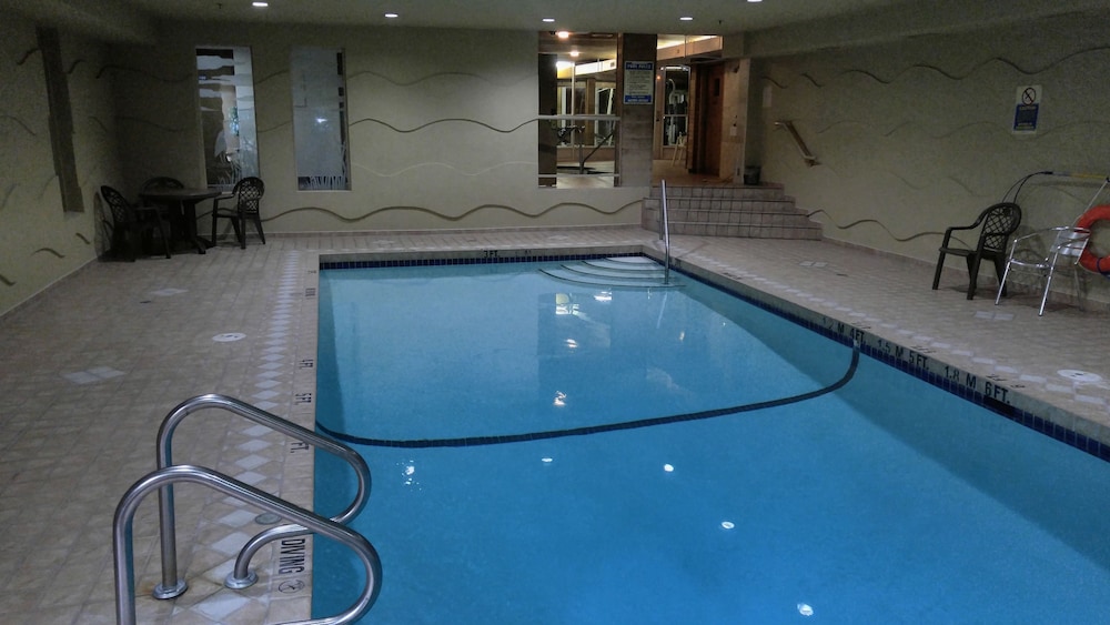Ramada by Wyndham Abbotsford 14/24
