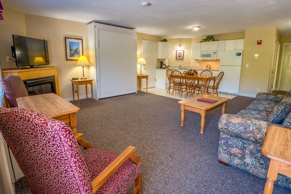 Eastern Slope Inn Resort 25/50