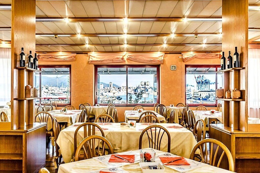 Columbus Sea Genoa Hotel 13/14
