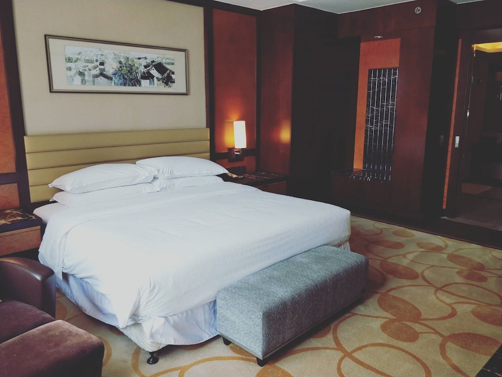 Crowne Plaza Tianjin Binhai Center 29/64