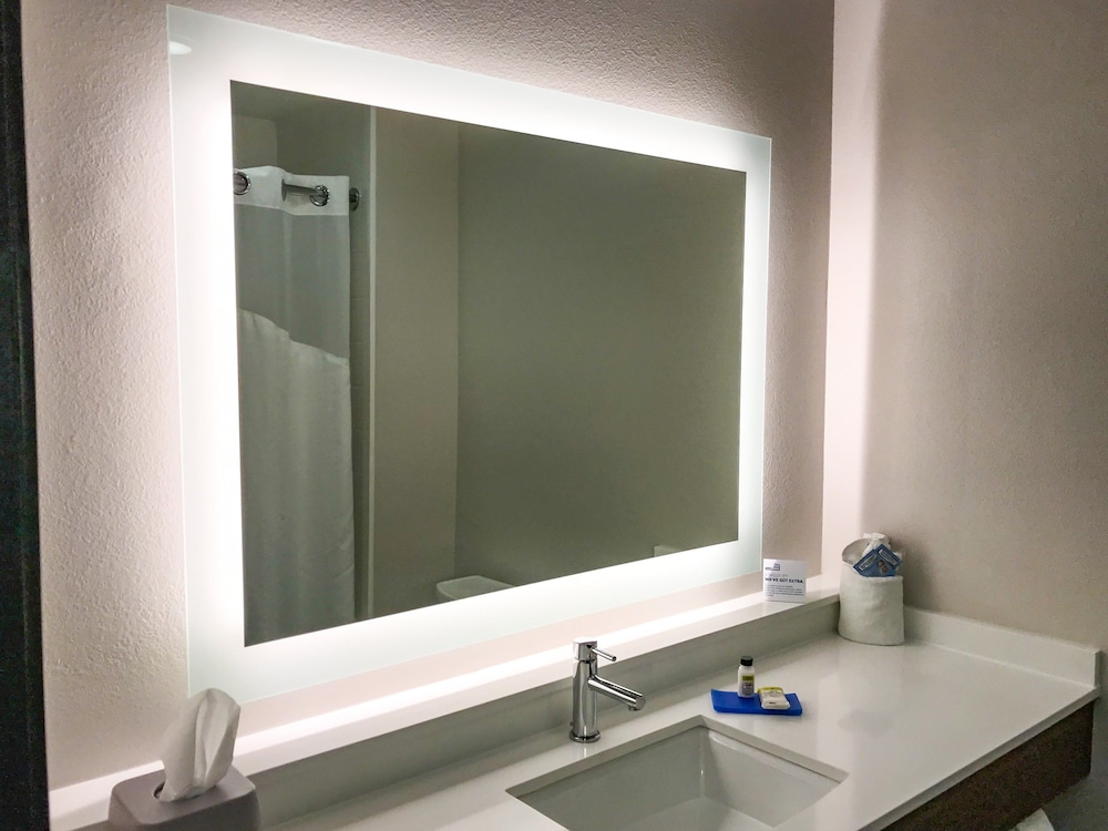 Holiday Inn Express Hotel And Suites Lubbock West 9/57