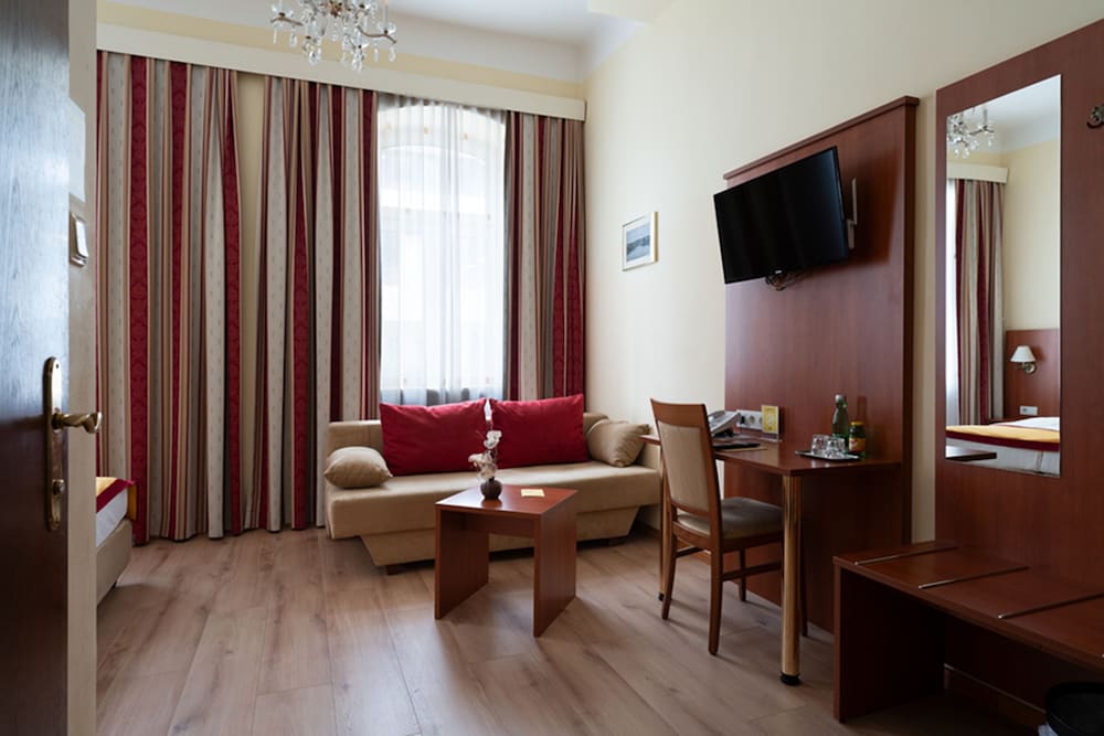 Mozart Hotel 40/60