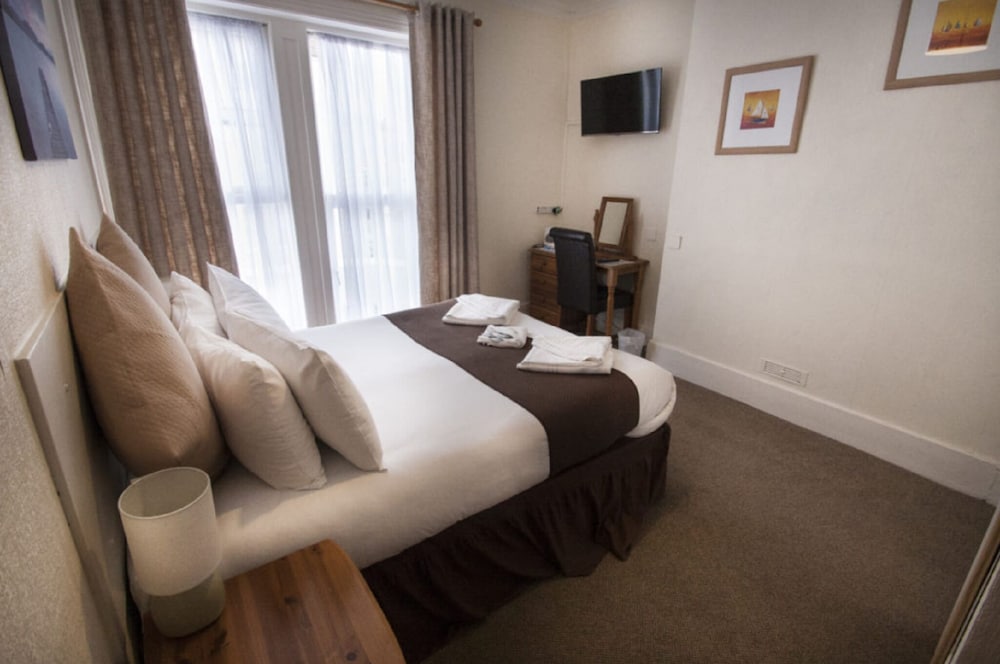 Brooklands Hotel Bed And Breakfast Bournemouth 12/32