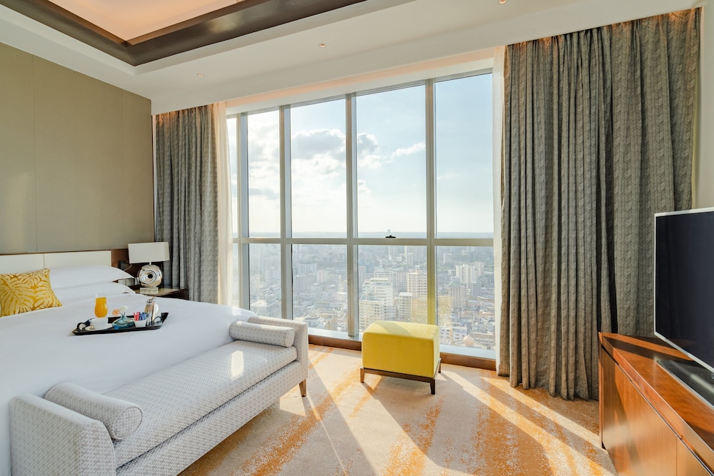 Johari Rotana 42/66