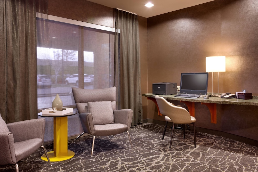 SpringHill Suites Lehi at Thanksgiving Point 21/24