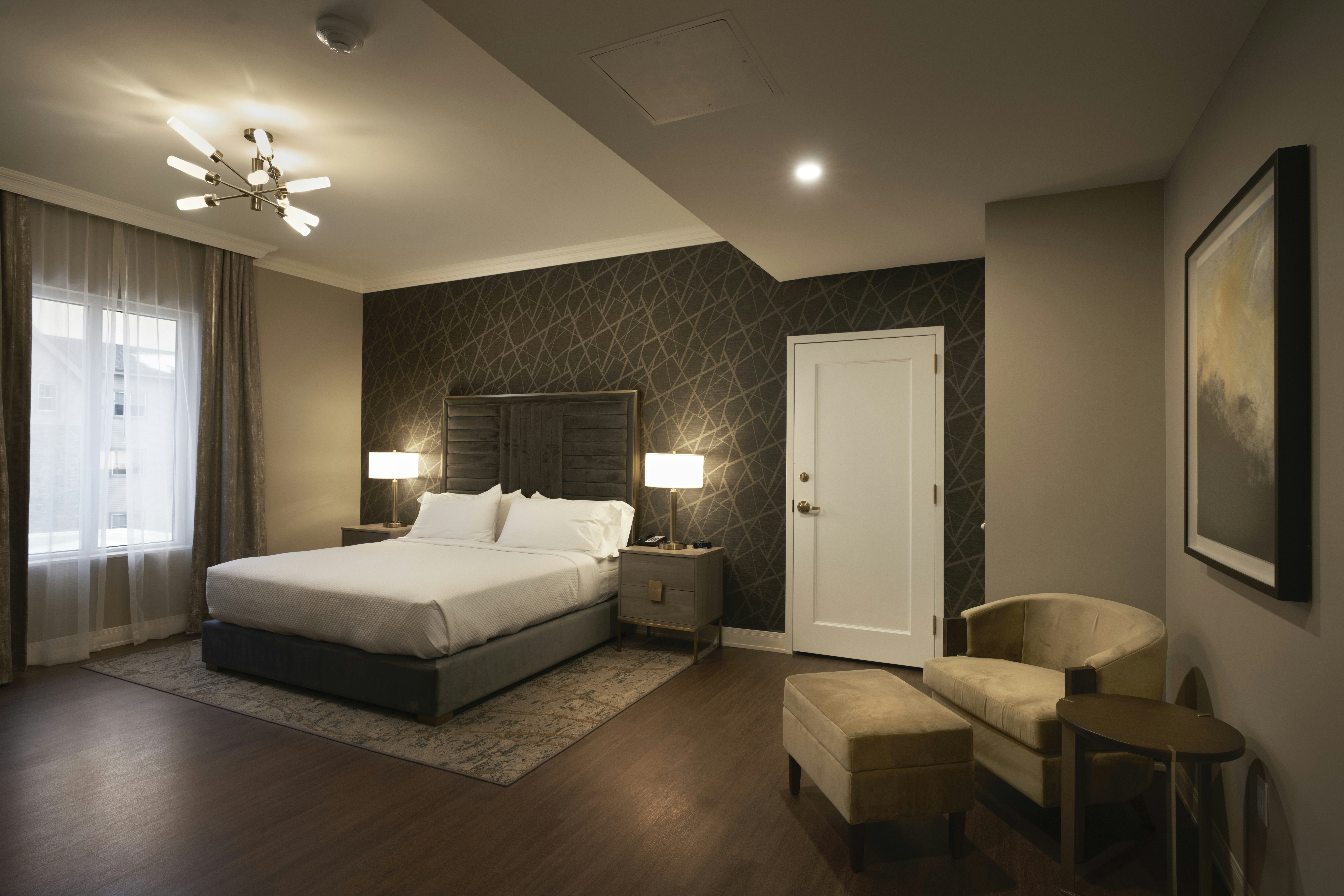 Chateau Grande Hotel 4/11