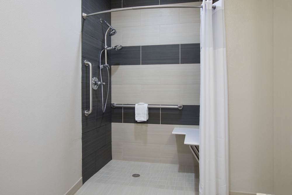 Econo Lodge Bryan TX 36/60