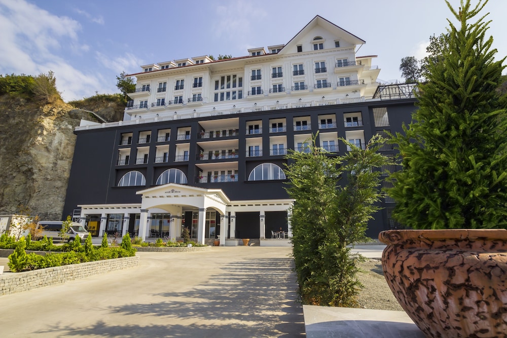 Mell Hotel 4/57
