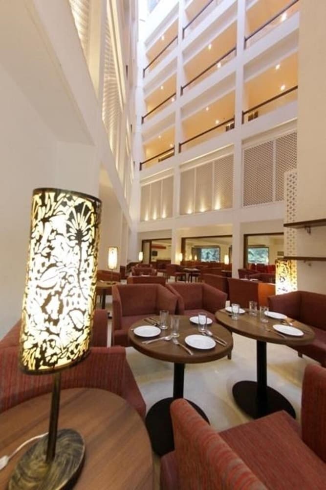 HOTEL EMERALD PARK-SHARANPUR 26/36