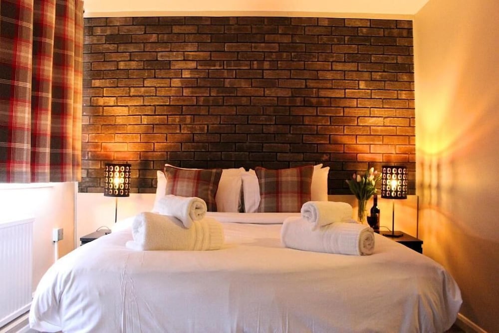 Birch Hotel 13/64