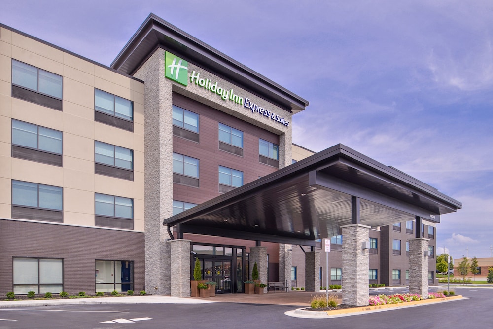 Holiday Inn Express & Suites Olathe West 1/60