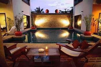 RedDoorz Plus Evergreen Boutique Hotel 10/53
