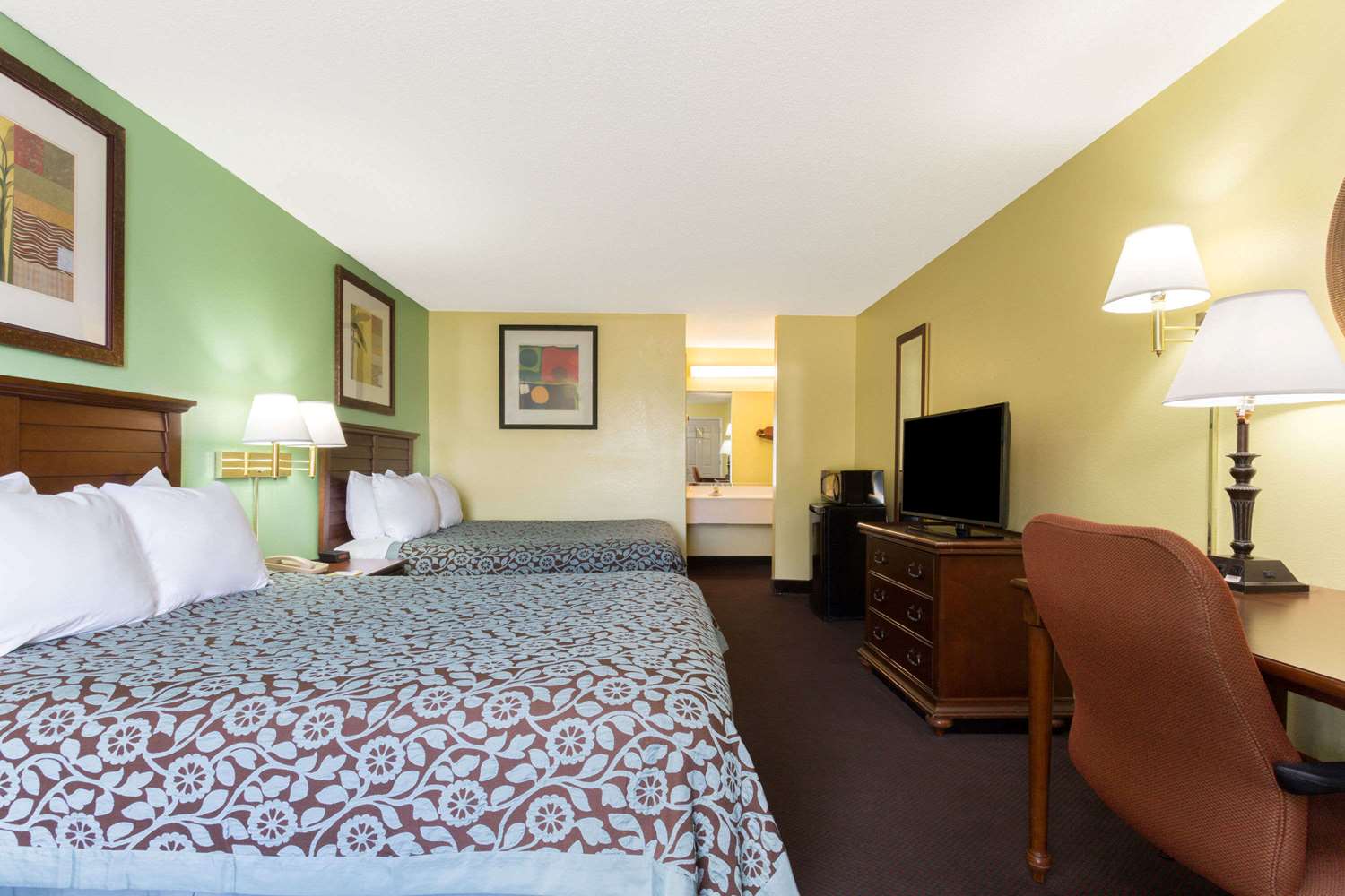 Days Inn by Wyndham Lamont/Monticello 4/10