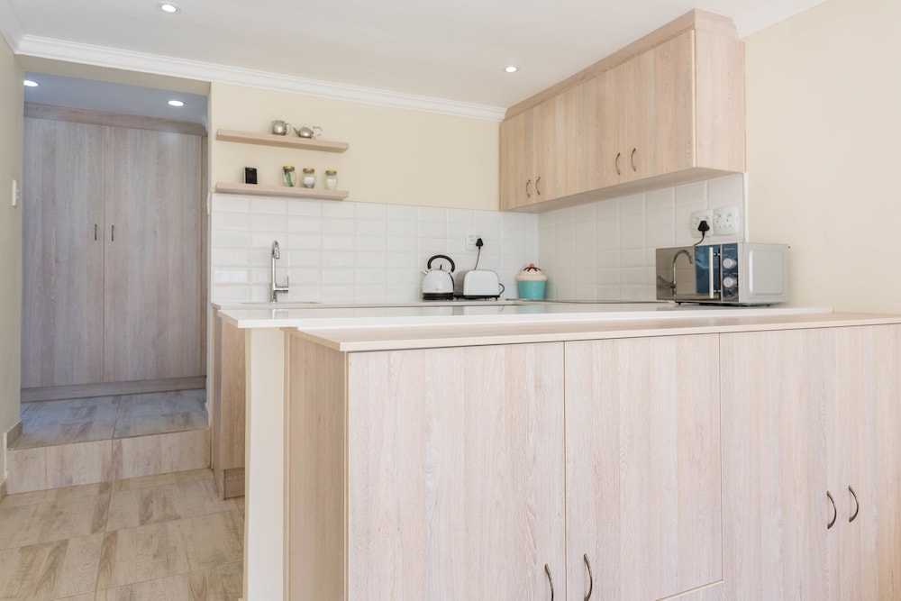 Vesper Apartments 5/50