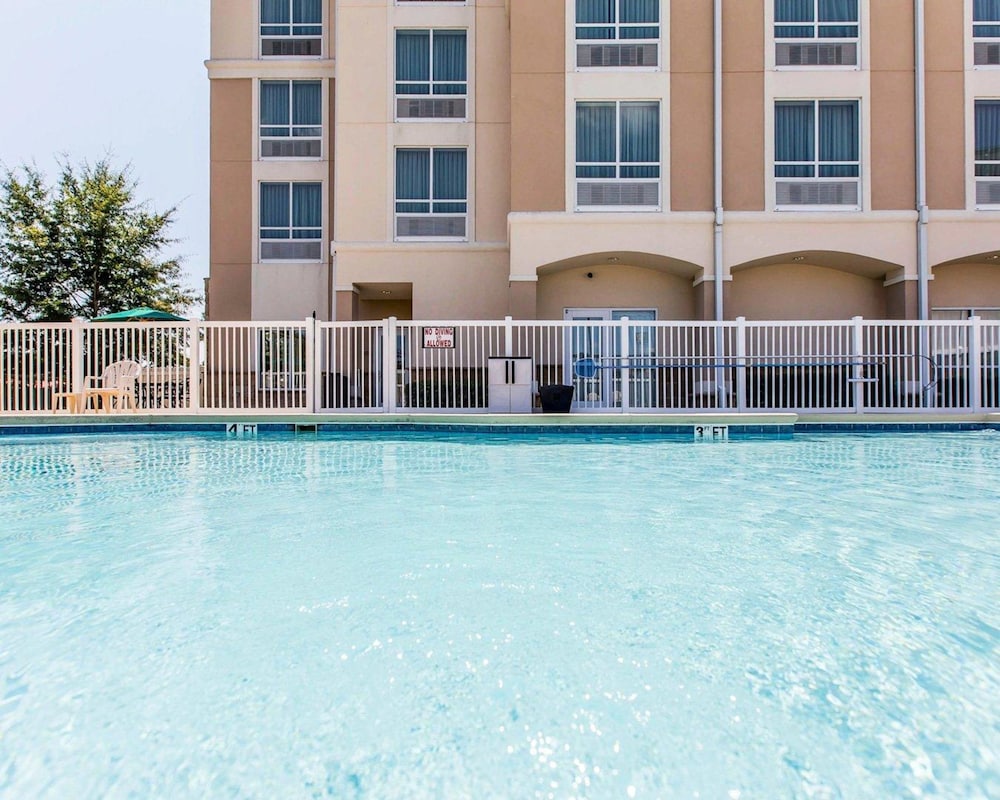 Comfort Suites Valdosta Mall Area 21/45