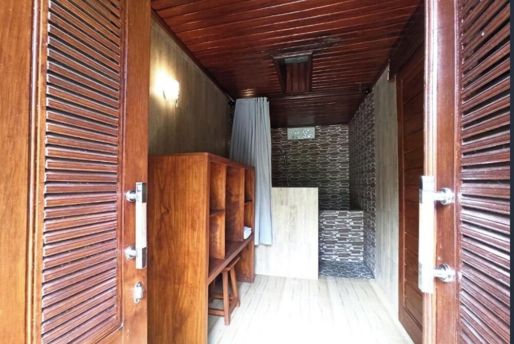 Bali Jungle Huts 24/50