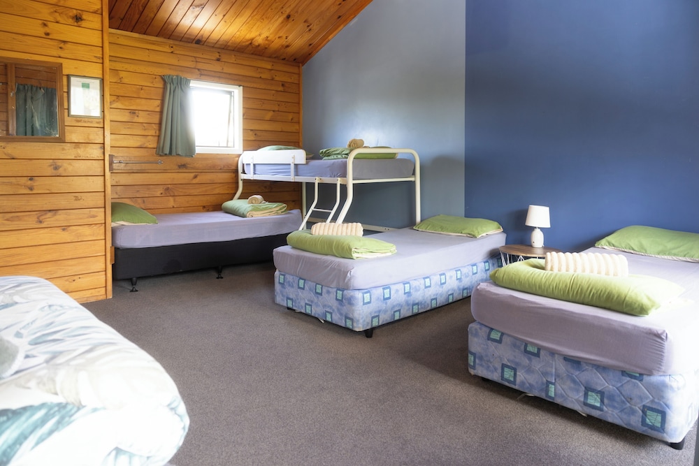 Bay of Islands Lodge 34/45