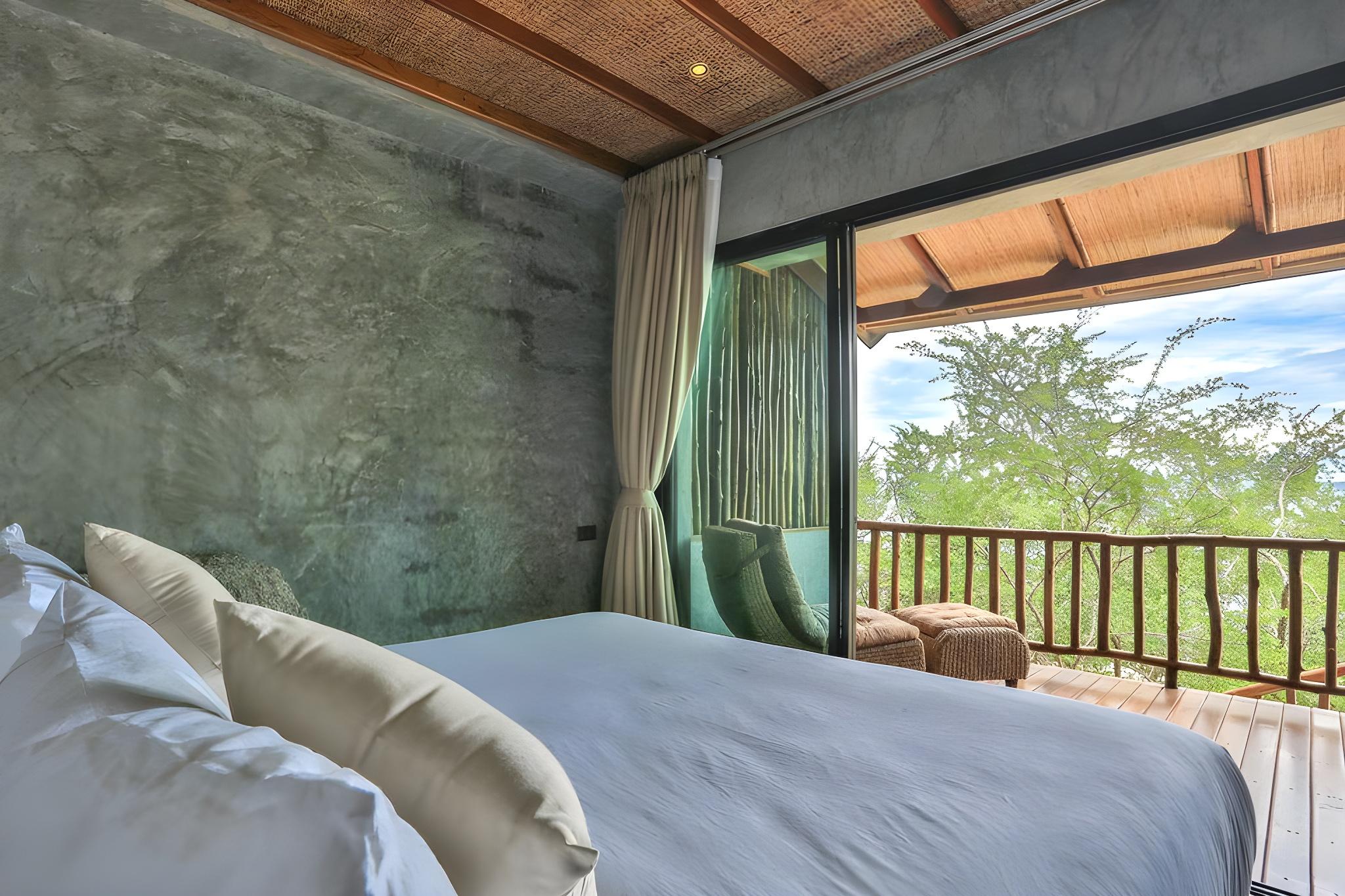 Junior, King Bed, Beach Front