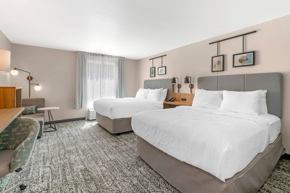Sleep Inn & Suites Ashland City, TN 18/50