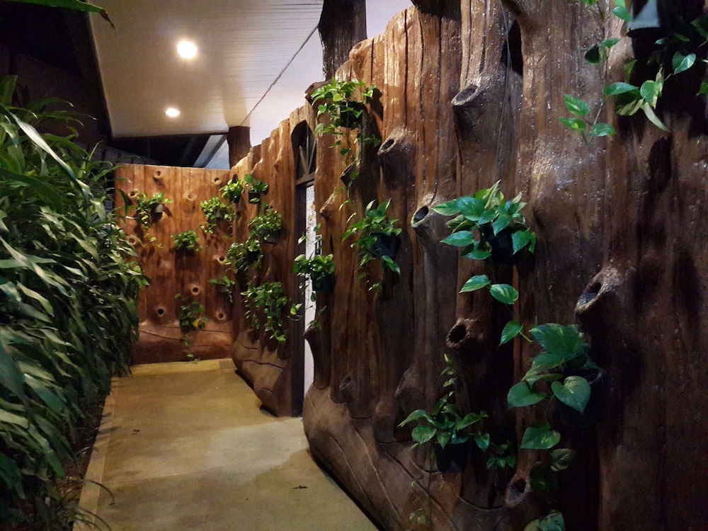 Suanphet Riverview Resort 40/71