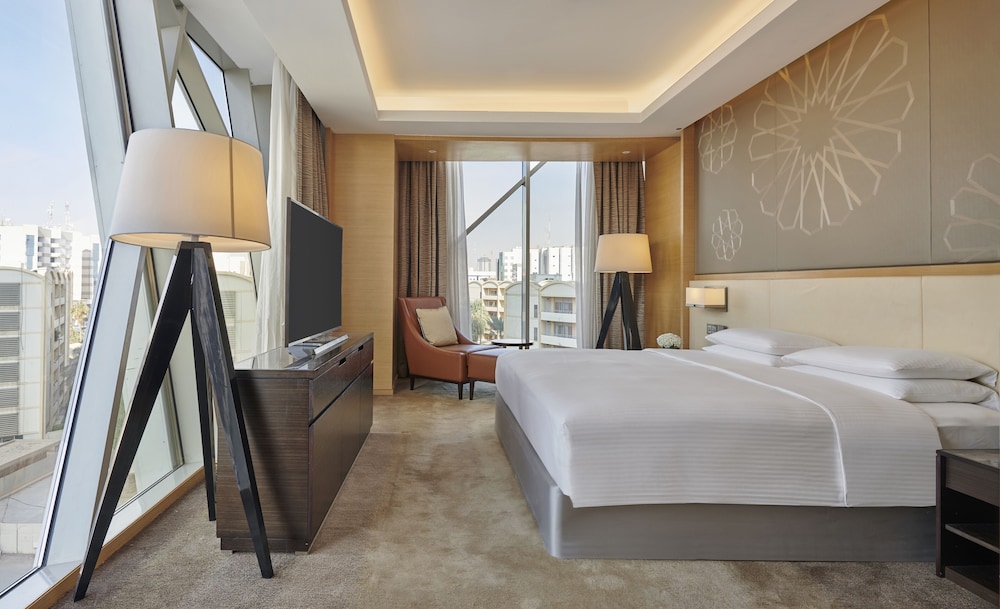 حياة ريجينسي(Hyatt Regency Riyadh Olaya) 13/75