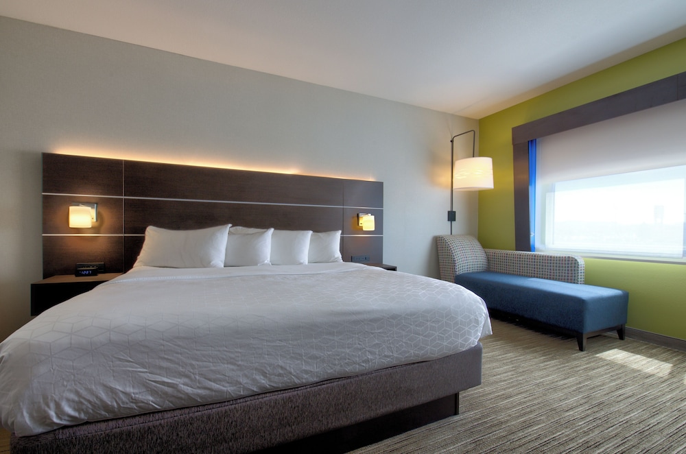 Holiday Inn Express and Suites Onalaska - La Crosse Area 27/71