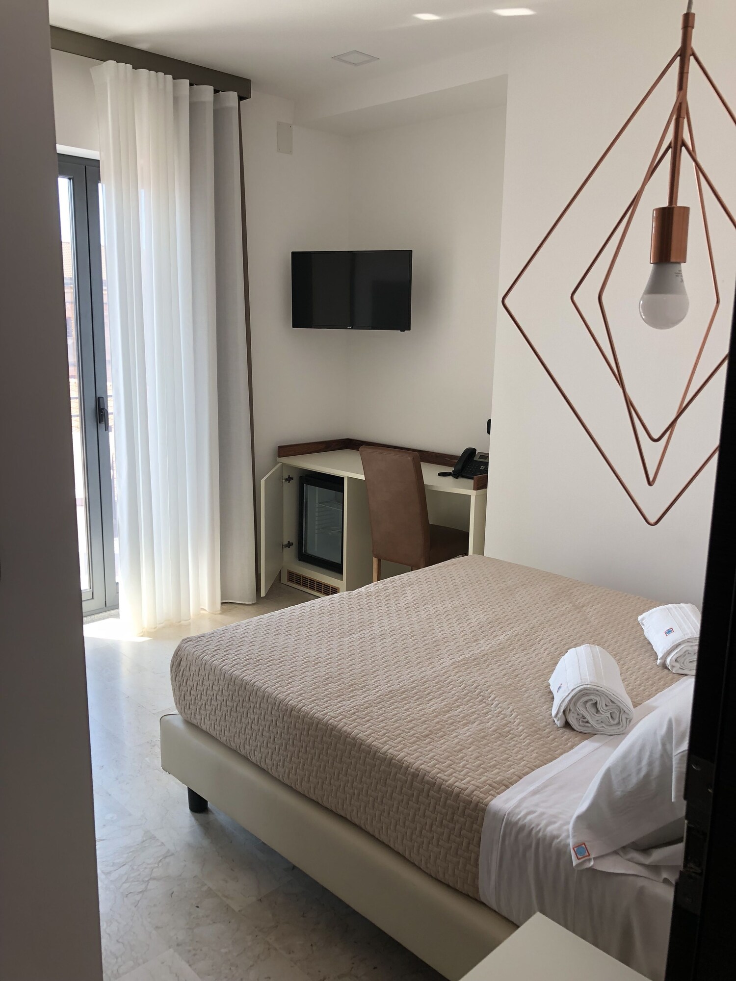 STANDARD, DOUBLE OR TWIN BED