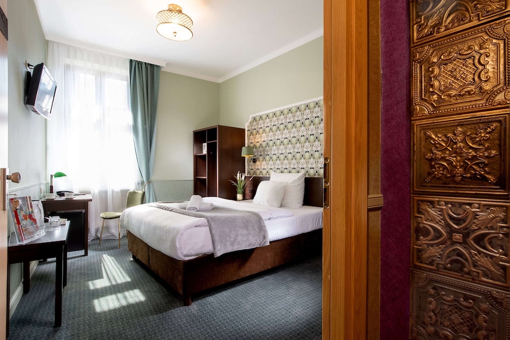 STANDARD, DOUBLE BED