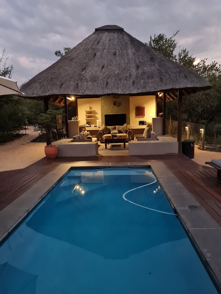 Ujabule 8 Sleeper Bush Lodge 29/50