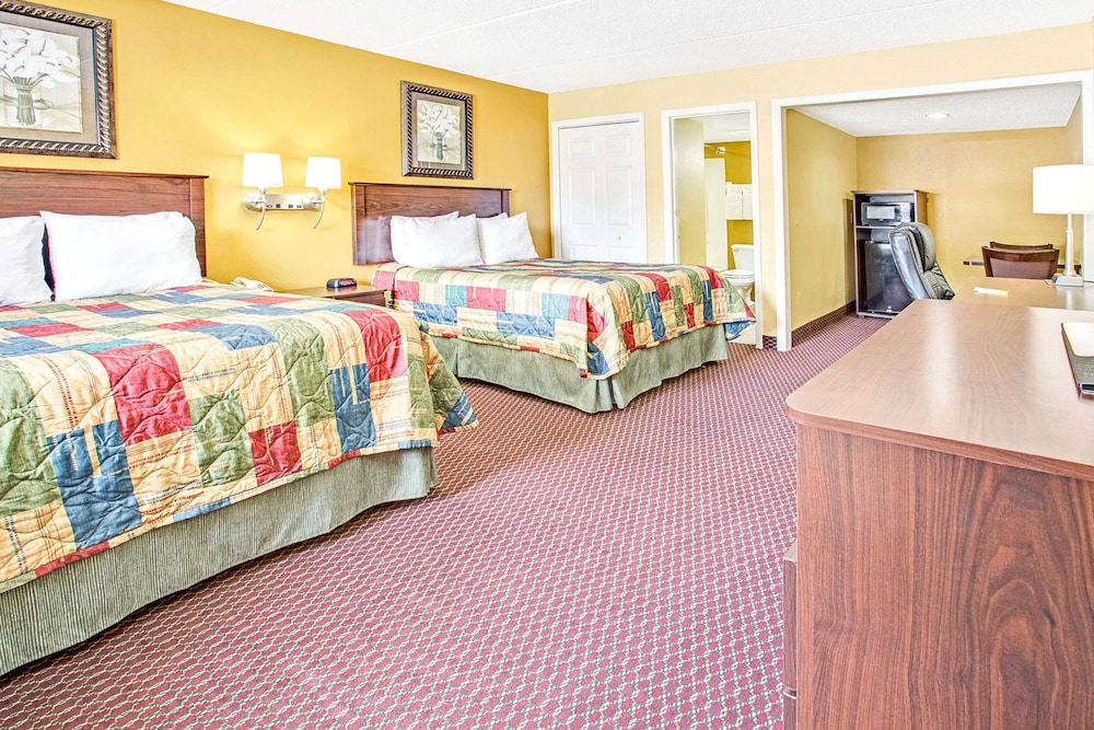 Days Inn By Wyndham Orange City/Deland 23/39
